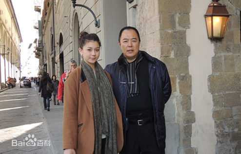 Ngất ngây vẻ đẹp như ánh trăng của con gái 