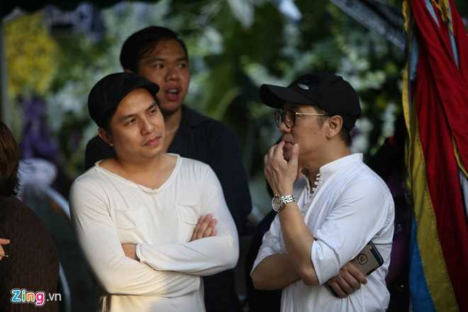 Nhieu nghe si den dua tien NSND Thanh Tong sang som nay hinh anh 4