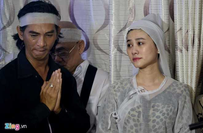 Nhieu nghe si den dua tien NSND Thanh Tong sang som nay hinh anh 2