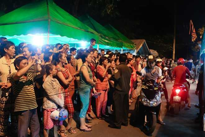 Dam Vinh Hung, Cam Ly vieng NSND Thanh Tong dem cuoi hinh anh 2