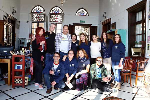 Trong thời gian lưu trú tại Israel, Hoàng My sống ở một căn nhà có tên Fauzi Arar - một trong bảy nhà khách nổi tiếng của thành phố Nazareth. Tại đây, cô làm quen và thân thiết với nhiều người bạn mới từ khắp nơi trên thế giới. 
