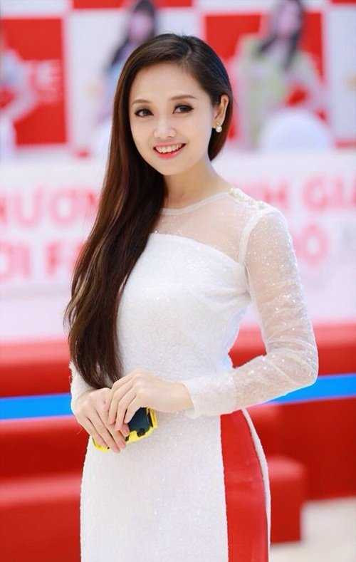 20160927081539-mc-ngoc-trang-004