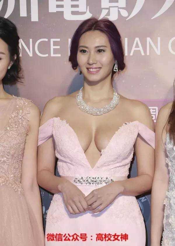 A hau Hong Kong mo cap cuu sau khi bi ep dong phim sex hinh anh 2