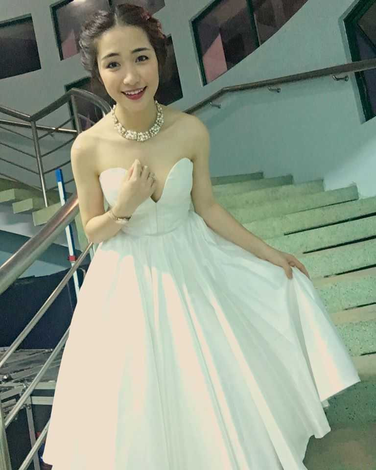 Cuộc sống của Hòa Minzy thay đổi thế nào sau chia tay bạn trai? - 12