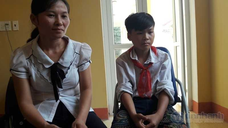 thanh-hoa-hoan-canh-dang-thuong-cua-hoc-sinh-viet-don-xin-thoi-hoc-vi-bo-me-om-nha-het-gao-an-55-220235