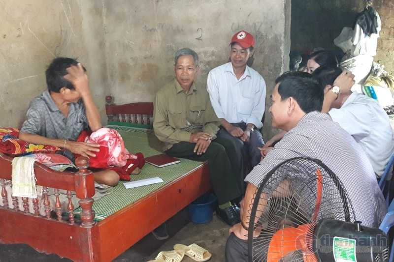 thanh-hoa-hoan-canh-dang-thuong-cua-hoc-sinh-viet-don-xin-thoi-hoc-vi-bo-me-om-nha-het-gao-an-55-220241