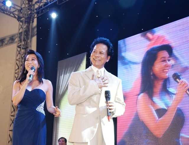 ky-duyen-goi-cam-khi-lam-mc-chuong-trinh-cua-che-linh-