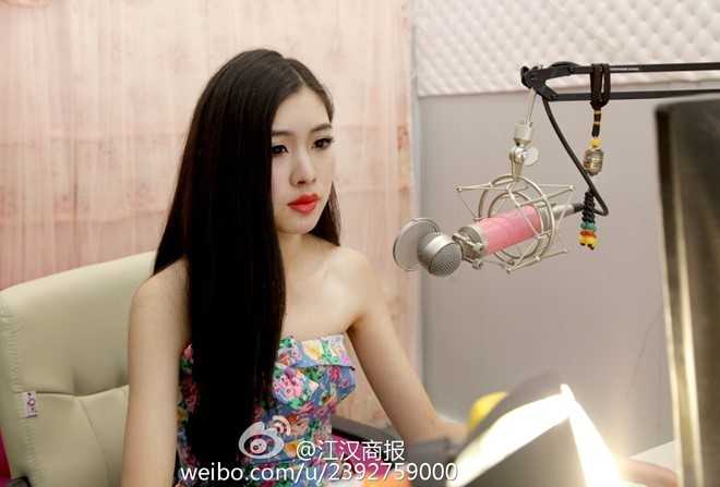 Hon 1000 MC Trung Quoc bi mat viec vi clip goi duc hinh anh 2
