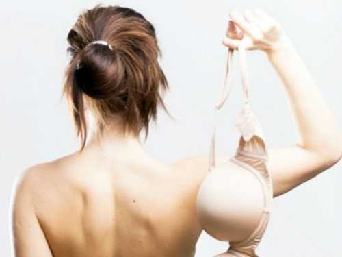 Dieu gi xay ra neu ban khong mac ao nguc hinh anh 1