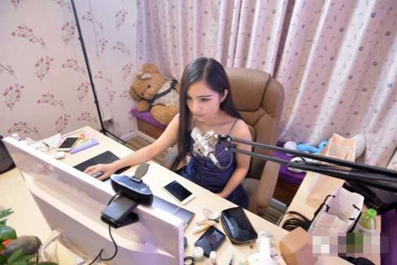 Hon 1000 MC Trung Quoc bi mat viec vi clip goi duc hinh anh 1