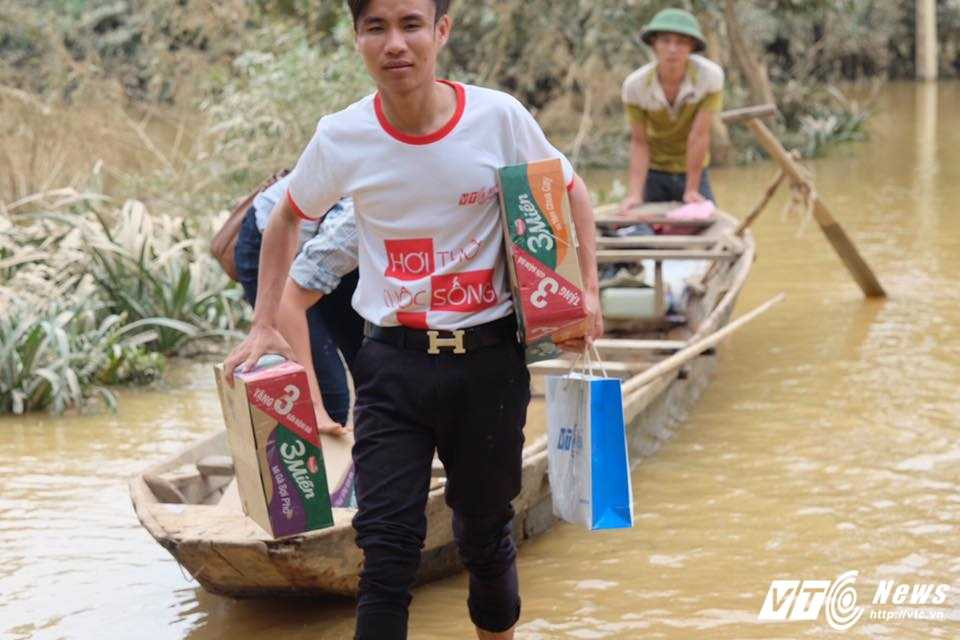 14702370_1108694775904628