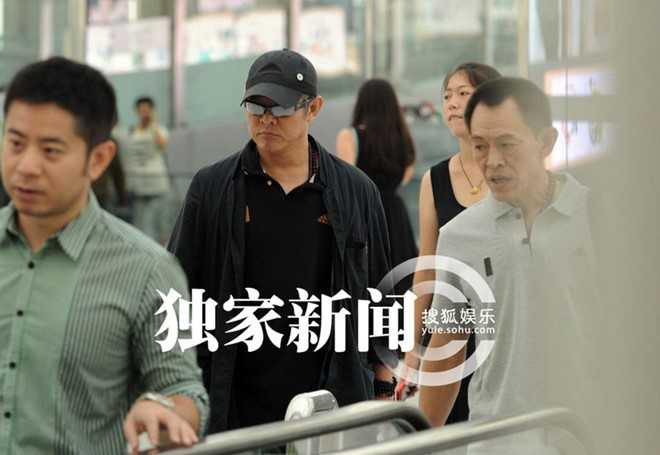 Anh trai Ly Lien Kiet song vat va trong ngoi nha lup xup hinh anh 3