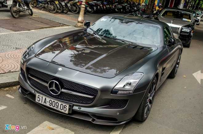 Hai sieu xe nha chong Ha Tang xuat hien tren pho Sai Gon hinh anh 3