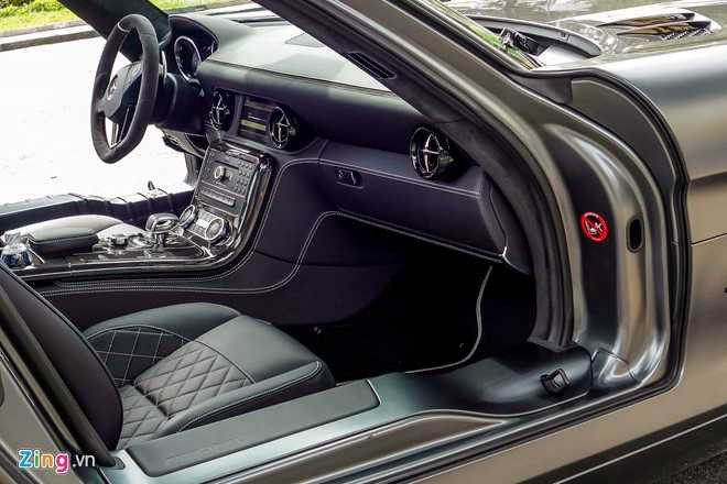 Hai sieu xe nha chong Ha Tang xuat hien tren pho Sai Gon hinh anh 6