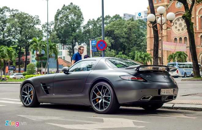 Hai sieu xe nha chong Ha Tang xuat hien tren pho Sai Gon hinh anh 7