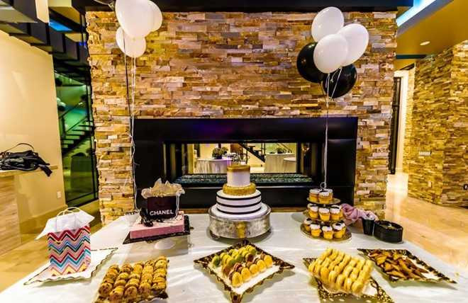 Biet thu moi xay cua vo chong Dan Truong o My hinh anh 7