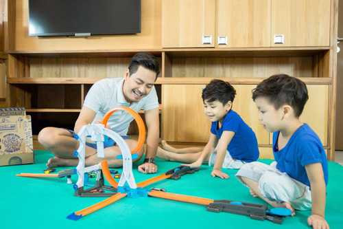 tan chay voi khoanh khac ben vo dep, con xinh cua phan anh hinh anh 11