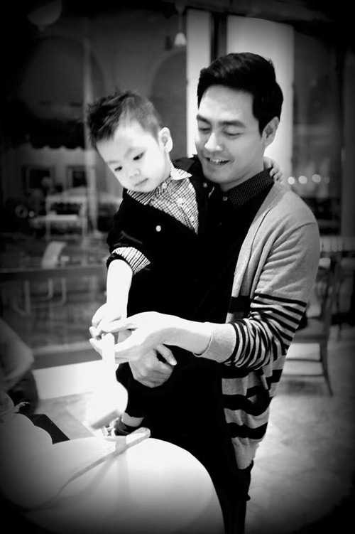 tan chay voi khoanh khac ben vo dep, con xinh cua phan anh hinh anh 7