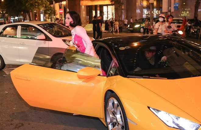 Cuong Do La dua Ha Vi den su kien bang sieu xe hinh anh 2