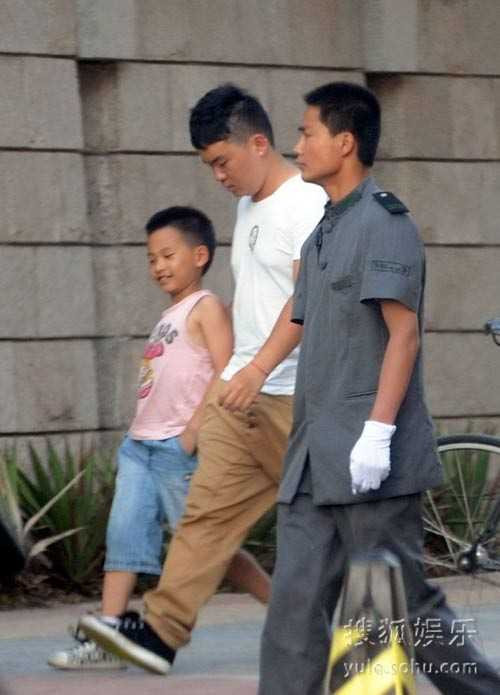 Doi tu nhieu nghe si lon Trung Quoc bat ngo bi lat tay hinh anh 5