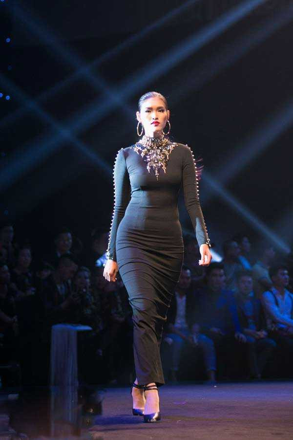 nguoi mau, hoa hau viet gay bat ngo voi vong eo ngan mo hinh anh 4