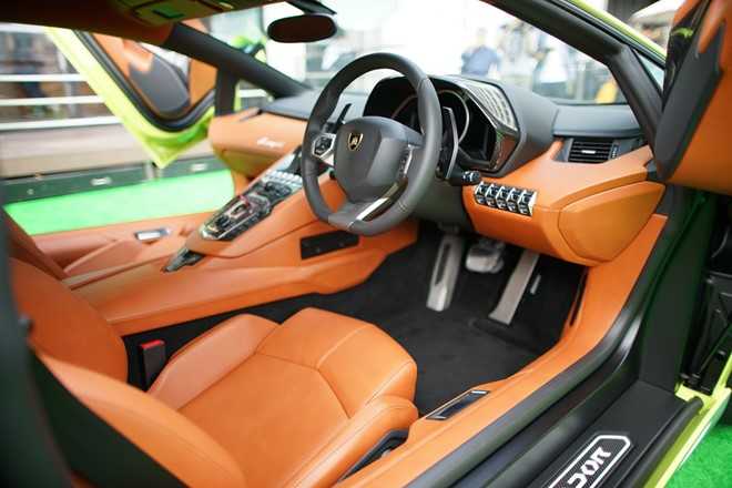 Lamborghini ra mat Aventador ban dac biet hinh anh 3