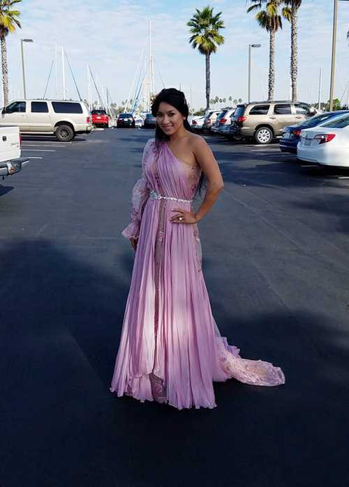 Diễn viên 'Đời vũ nữ' diện váy điệu đà, chuẩn bị cho ngày trọng đại.