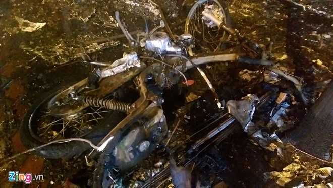 Ben trong hien truong vu hoa hoan tai quan karaoke hinh anh 7