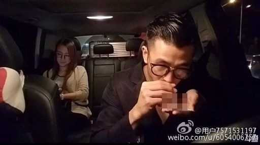 Bat giu MC Trung Quoc quay truc tiep hanh dong dung ma tuy hinh anh 1