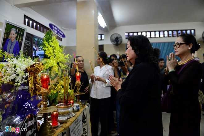 NSND Kim Cuong, Vu Linh khoc luc dua tien sau nu Ut Bach Lan hinh anh 3