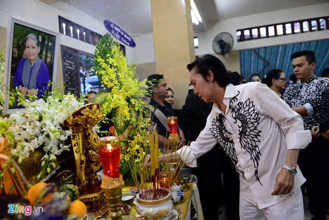 NSND Kim Cuong, Vu Linh khoc luc dua tien sau nu Ut Bach Lan hinh anh 4