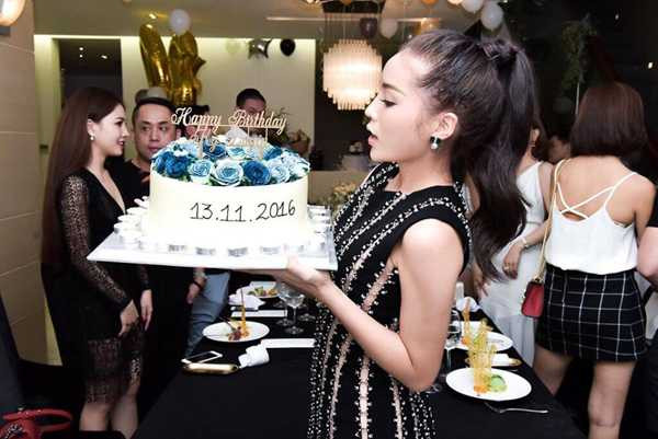 Trong ngày tròn 20 tuổi, người đẹp Nam Định tâm sự: 