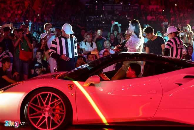 Ha Ho muon xe Cuong Do La xuat hien o live show cua Noo? hinh anh 1