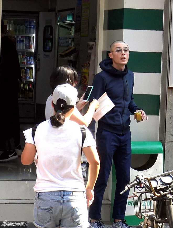 Chong Lam Tam Nhu mat binh tinh, quat to giua pho hinh anh 1