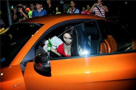 Những lần mượn siêu xe gây ồn ào của Hà Hồ, Thủy Tiên - 6