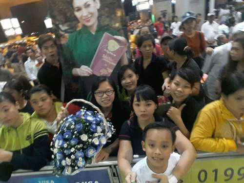 Bất ngờ với cảnh đi diễn như siêu sao của Hồ Văn Cường - 8