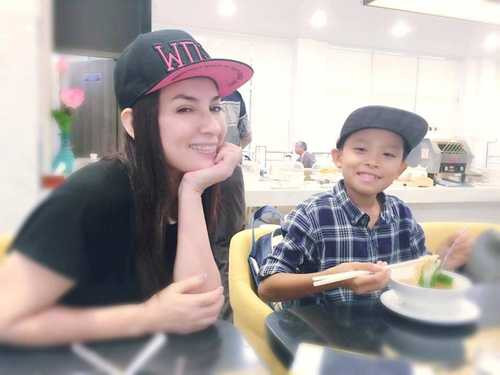 Bất ngờ với cảnh đi diễn như siêu sao của Hồ Văn Cường - 15