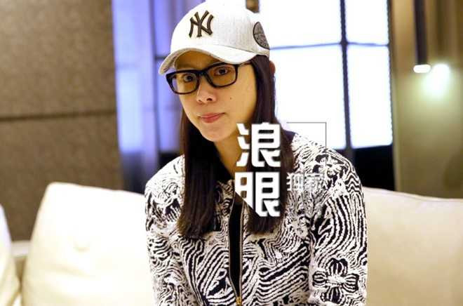 Hoa hau 'bo nhi' cua Lin Dan om mat khoc nuc no xin tha thu hinh anh 4