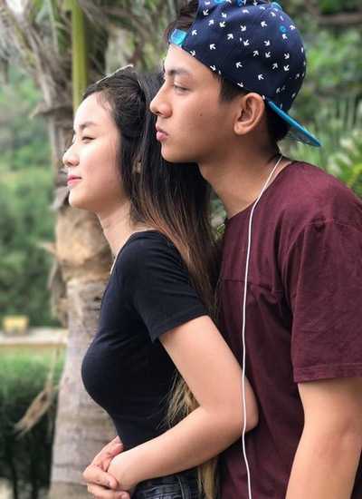 Hoài Lâm và bạn gái Hoàng Ngọc.