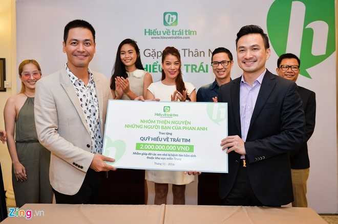 Bi tan cong, MC Phan Anh tam thoi khoa facebook hinh anh 3