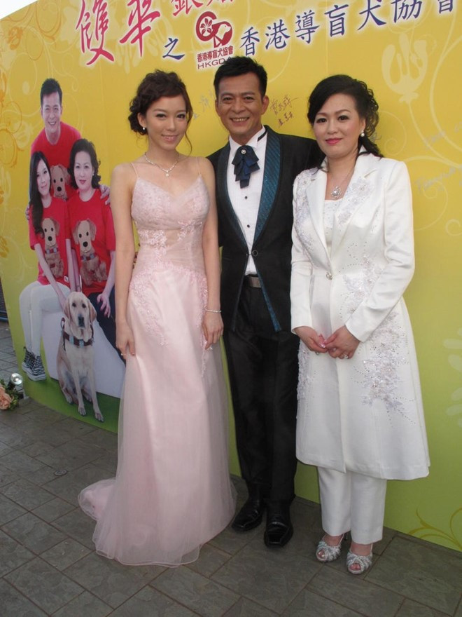 Tai tu 'Thien long bat bo' mac bao benh, vo bi ung thu mau hinh anh 2