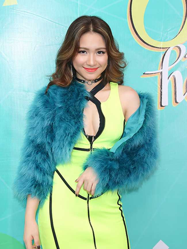 sau chia tay, hoa minzy "doi xu" voi hinh xam ten cong phuong o nguc trai the nay hinh anh 1