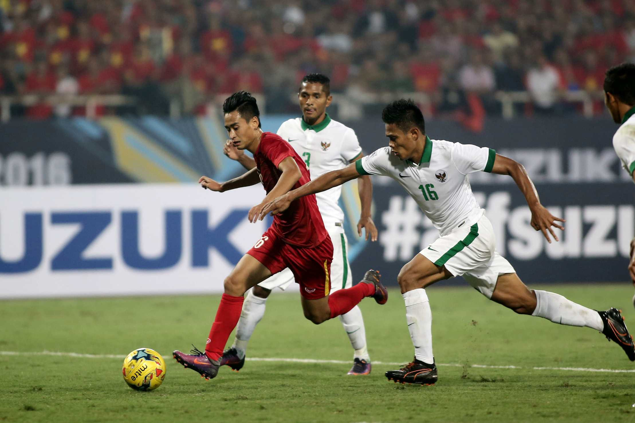 Giây phút Vũ Minh Tuấn chuẩn bị ghi bàn thắng phút 90+3 khiến đội tuyển Việt Nam hồi sinh /// Độc Lập