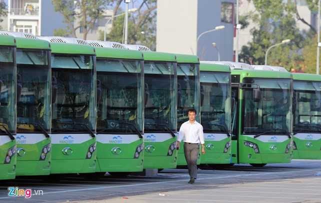 Chi 55 trieu USD, buyt nhanh Ha Noi hon buyt thuong 5 phut hinh anh 3