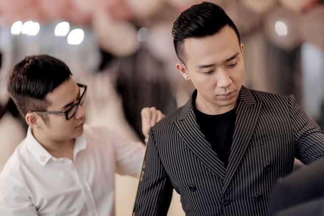 Tran Thanh dat rieng hai mau vay cuoi cau ky cho Hari Won hinh anh 4