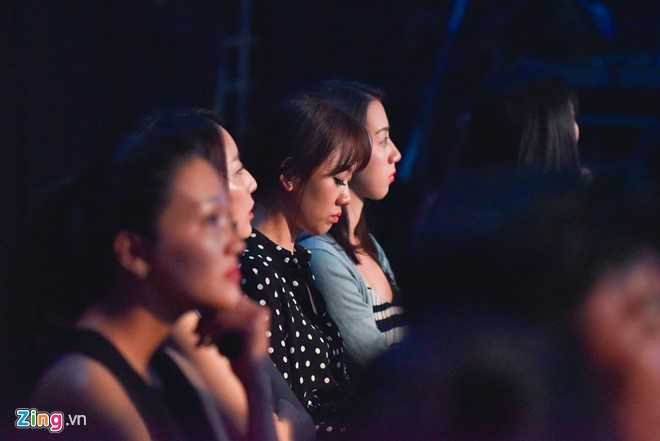 Vo chong Tran Thanh, Hari om nhau khi di an luc nua dem hinh anh 1