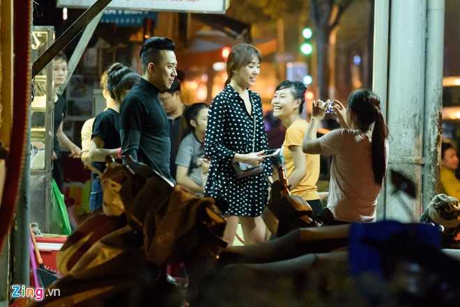 Vo chong Tran Thanh, Hari om nhau khi di an luc nua dem hinh anh 6