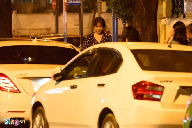 Vo chong Tran Thanh, Hari om nhau khi di an luc nua dem hinh anh 8