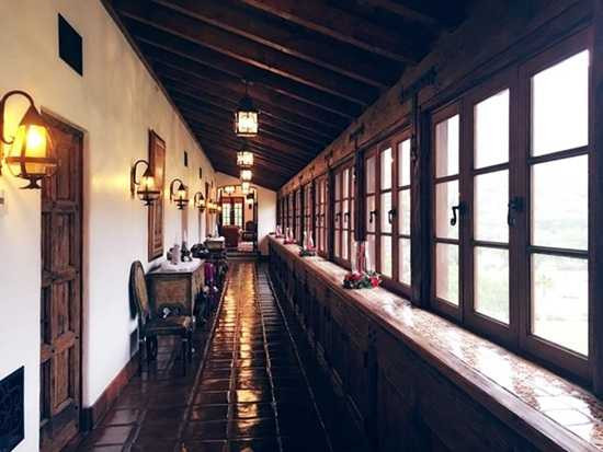 Nhà đẹp không tưởng của 3 tỷ phú ồn ào nhất showbiz Việt - 5