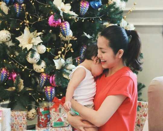 Vo chong Tang Thanh Ha dua con trai di nghi mat hinh anh 6